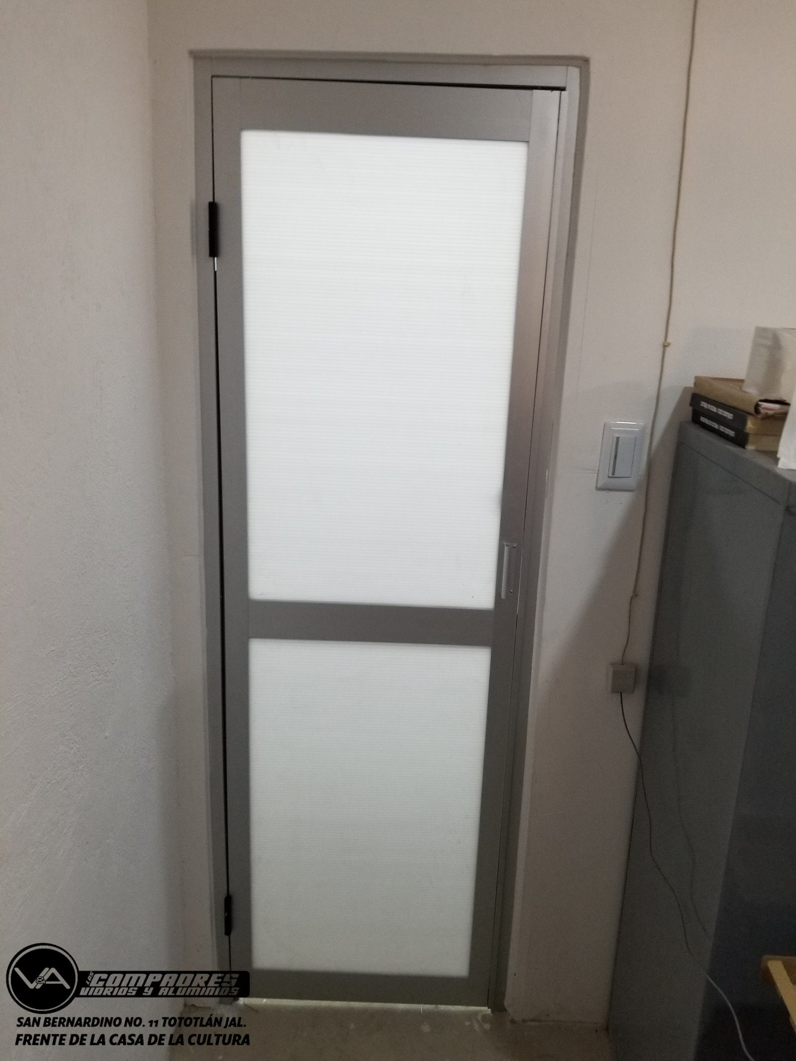 Puerta sencilla policarbonato