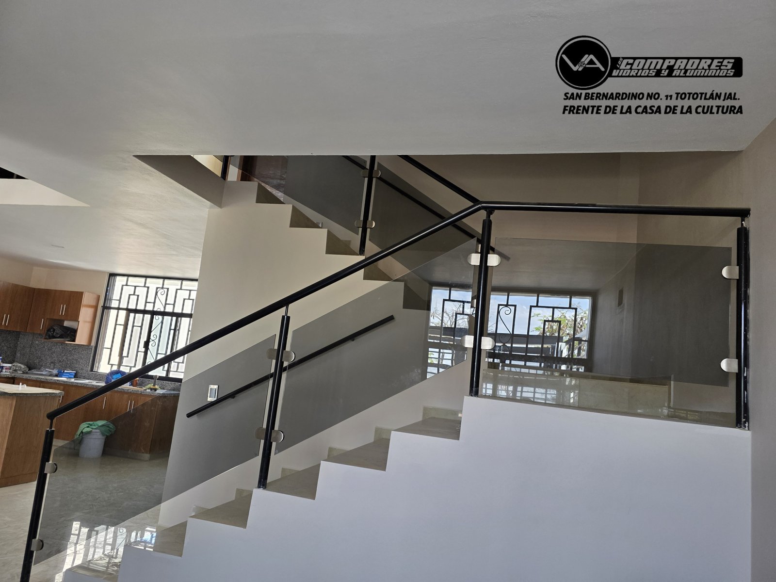 Barandal con conectores y herreria