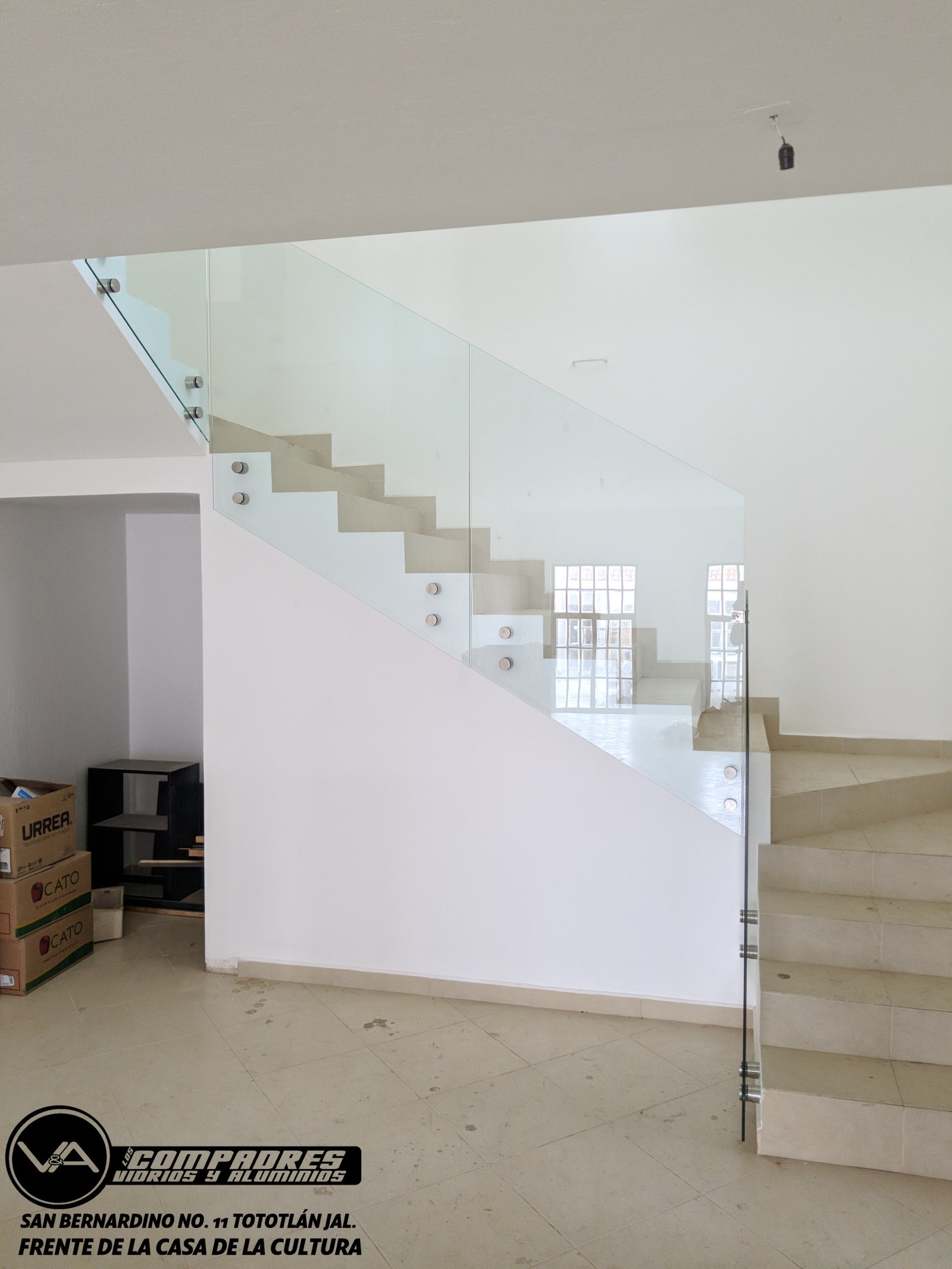 Barandal con conectores sin pasamanos