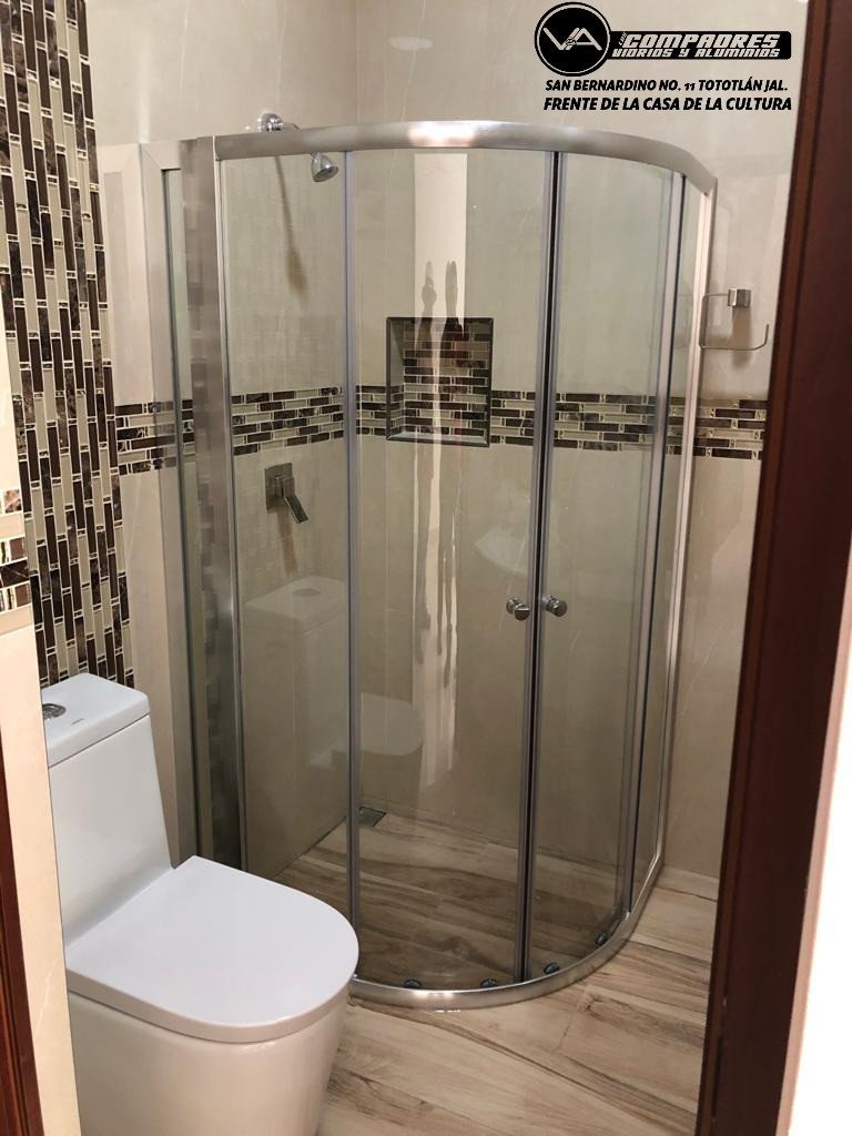 Division de baño base semicirculo