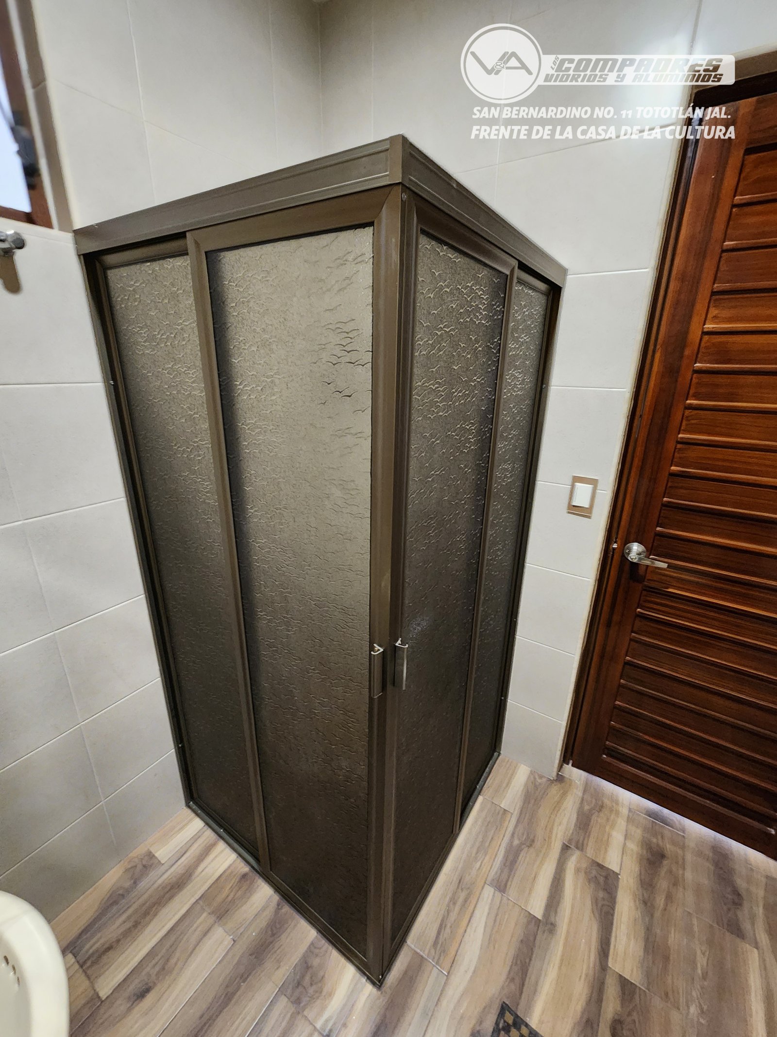 Division de baño plastico escuadra