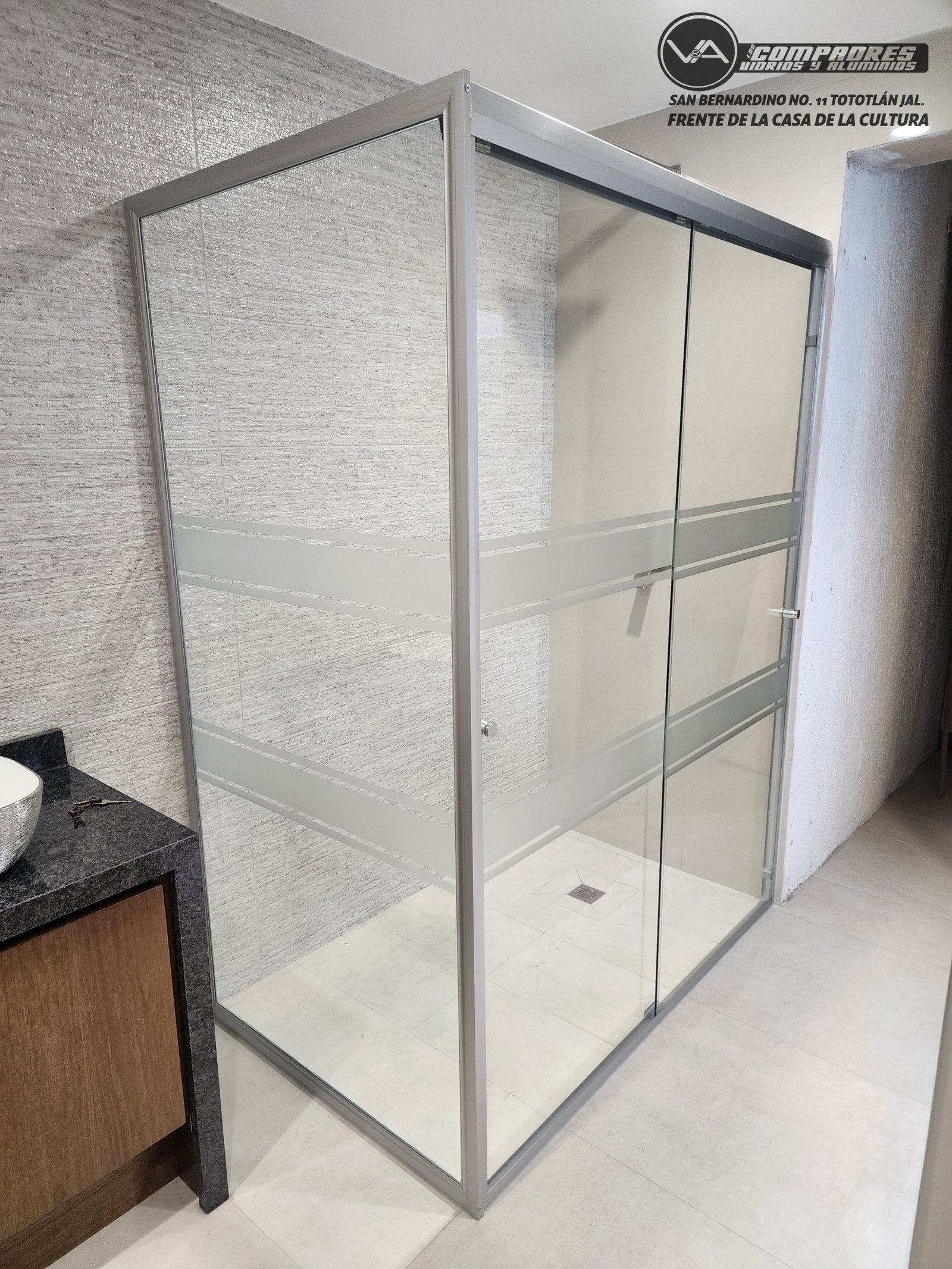 Division de baño en escuadra rio bravo con calca