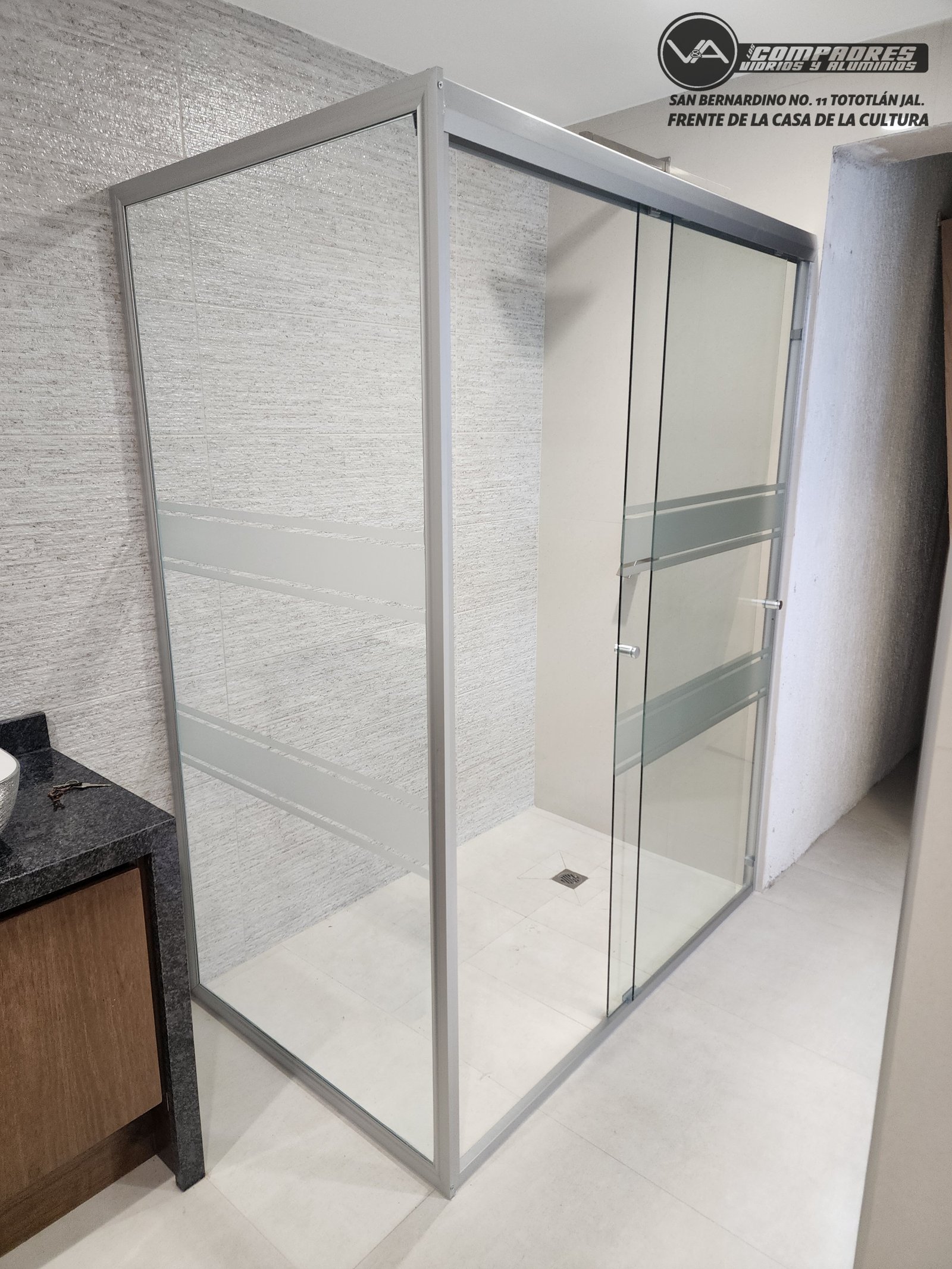 Division de baño en escuadra rio bravo con calca