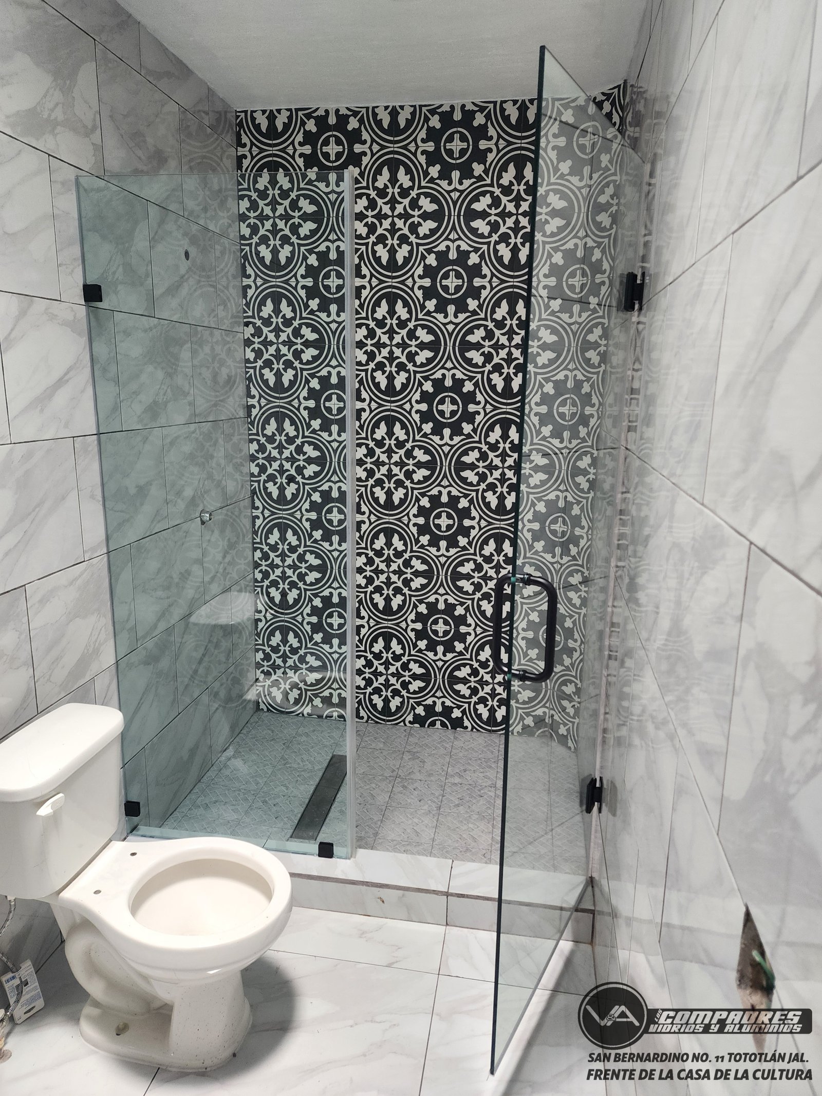 Divison de baño puerta 9mm con fijo