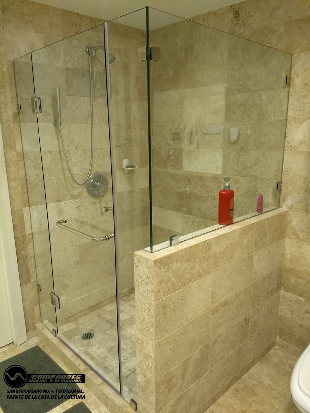 División de baño con fijo 9mm